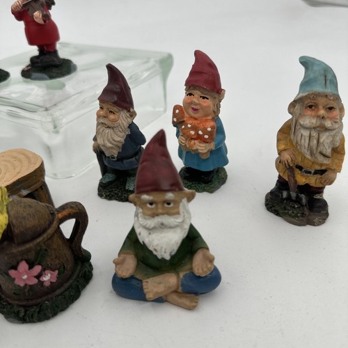 Raro Lote De 11 Gnomos De Jardín Miniatura De Colección ADORABLES DIFÍCILES DE ENCONTRAR♡ - Imagen 6 de 10