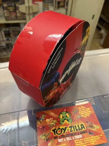 Miraculous 2016 Ladybug & Cat Noir Convention Exclusive Bandai SDCC MINT! Versiegelt - Bild 5 von 5