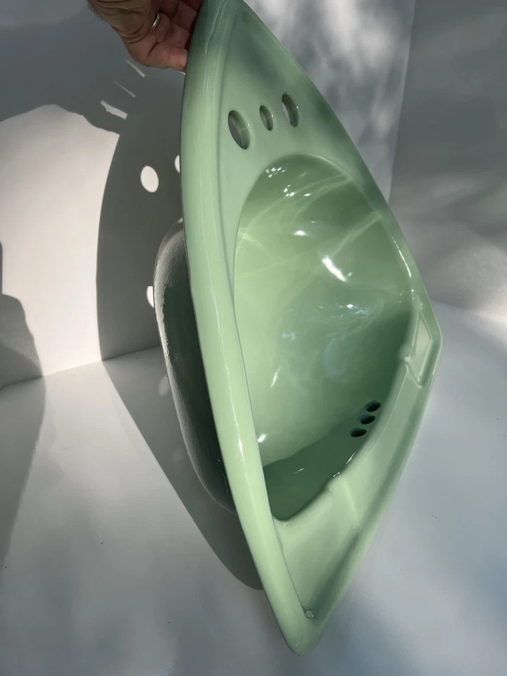 De colección 1964 Nos Fregadero Esquinero Verde Atomic MCM Mediados de Siglo Moderno Accesorio de Baño Foto 3 de 4