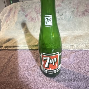 7 Up Green Glass Soda Advertising Bottle Red White Label 7 fl oz