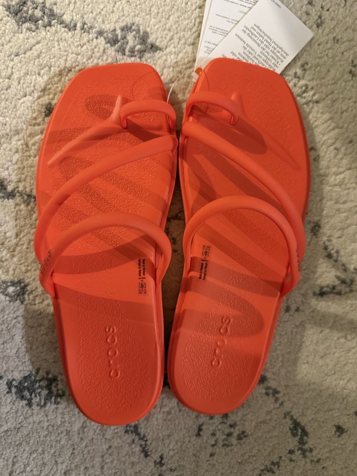 APL Sandalo Crocs miami toe loop nuovo con etichetta taglia W6 lava