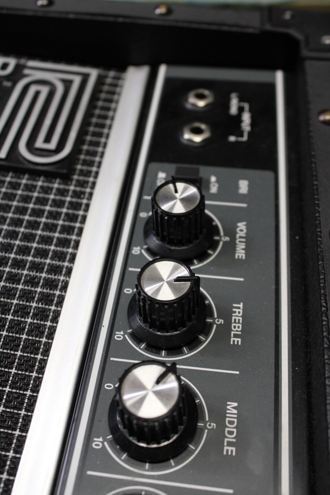 Roland Jazz Chorus 40 Guitar Combo Amplifier (JC40) black eBay