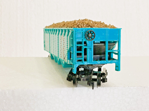 Bachmann The Rock 4 Compartment Open Hopper, HO Scale #133274, with Custom Load - Picture 7 of 9