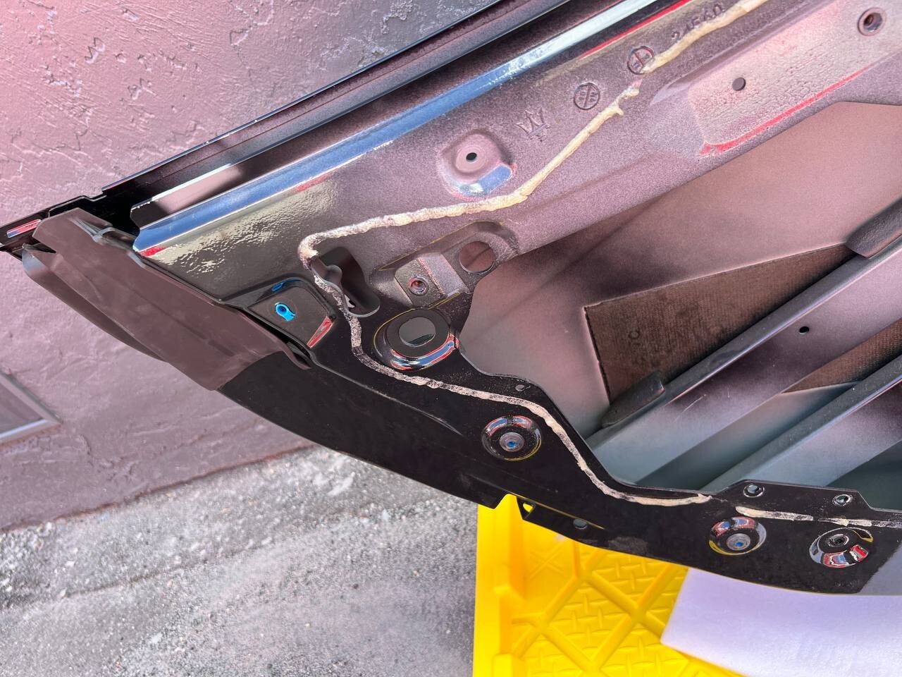 Maserati Ghibli FRONT+LEFT Door shell P/N 670006728