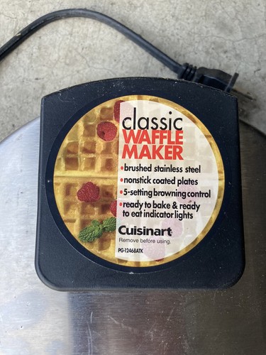 Cuisinart Round Classic Waffle Maker - Picture 3 of 5
