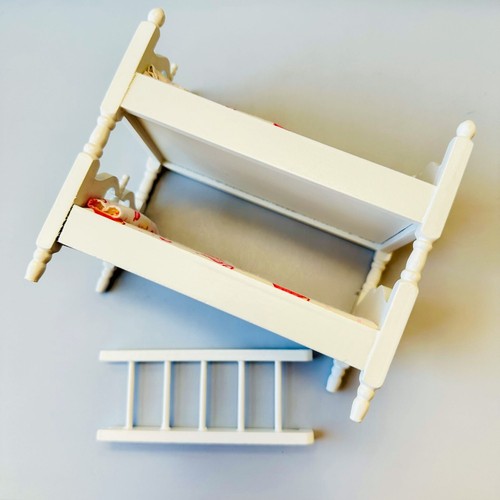 Miniatur-Etagenbett mit Leiter Puppenhaus aus Holz im Maßstab 1:12 - Bild 25 von 38