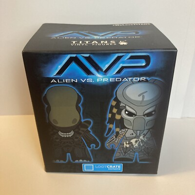 NEW Alien VS Predator AVP Titans Vinyl Figure Versus Loot Crate Exclusive 2015