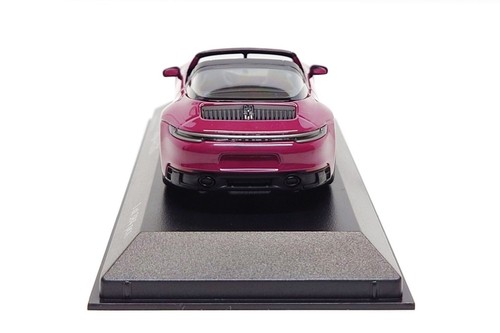 Minichamps 1:43 Porsche 911 Targa 4 GTS (992) in Ruby Star Neo - Picture 8 of 9