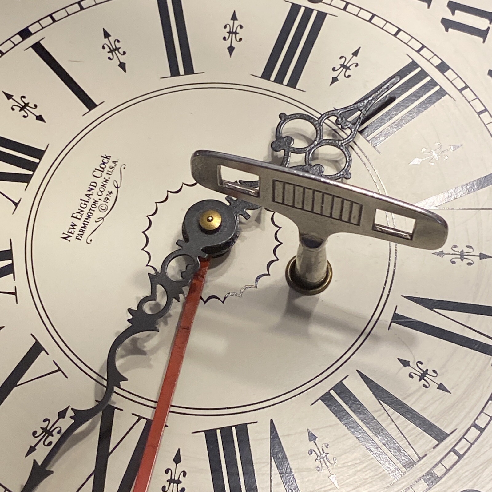1975 NEW ENGLAND CLOCK CO, REGULATOR, 31 DAY Model 267 Seconds..untested. Keyed