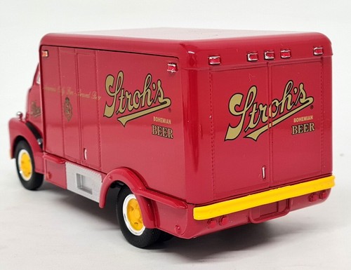 1ST Gear 1/34 - GMC Insulated Van 1952 Stroh's Beer Diecast Model Truck - Picture 6 of 7