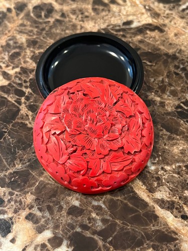 Vintage Chinese Hand-Carved Round Peony Cinnabar Lacquer Trinket Box - Picture 8 of 9