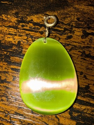 Vintage Green Cat s Eye Glass Pendant Fibre Optic Neon Glow Effect