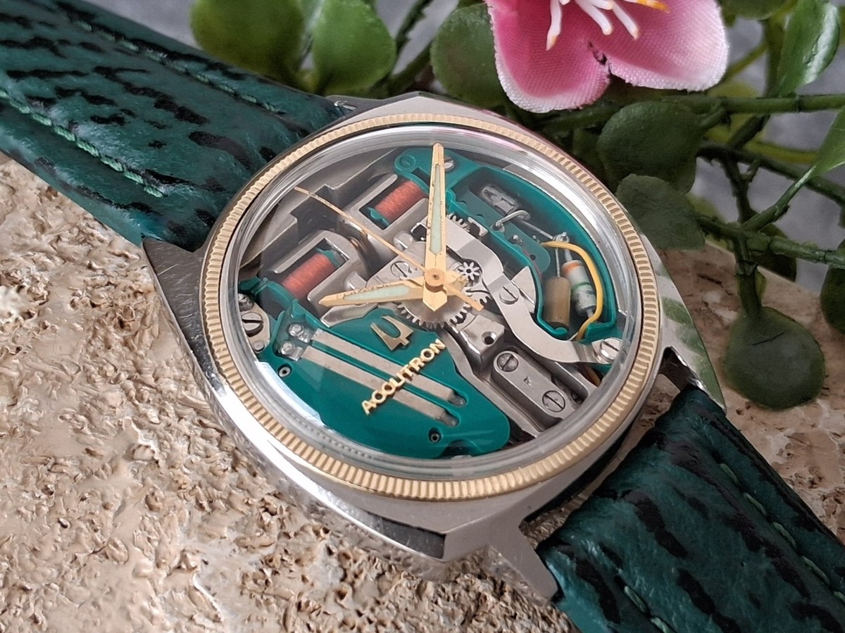 BULOVA. ACCUTRON. 1960. 腕時計 Vintage Asymmetrical Bulova Accutron 1960's M7 Wrist Watch - Just
