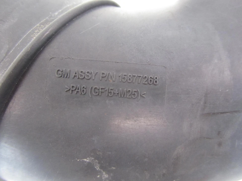 15 GMC SAVANA 2500 VAN 4.8L Air Cleaner Intake Outlet Tube Resonator 15877268 - Image 2 of 2