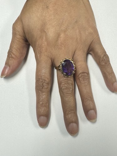 10k Gold Ring With A Large Oval Amethyst - Picture 10 of 10