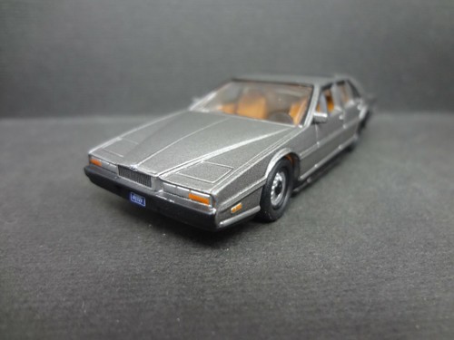Johnny Lightning 1983 Lagonda Aston Martin gunmetal Loose 1:64 - Picture 3 of 8