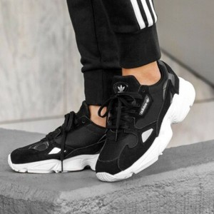 adidas falcon b28129