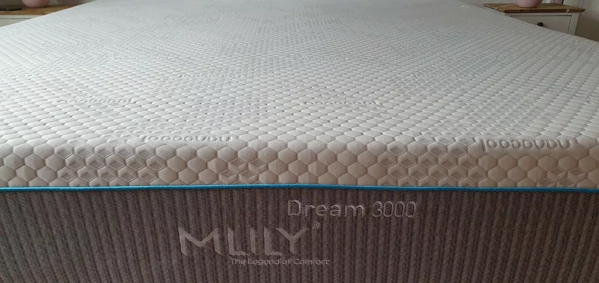 Super king size hybrid mattress. Best comfort and quality. Only 4 months old