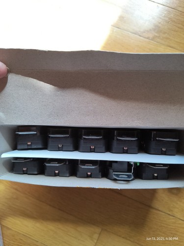 10 HUBBELL HBL5362BLK DUPLEX RECEPTACLE BLACK Straight Blade 20A 125V NEMA 5-20R - Picture 6 of 6