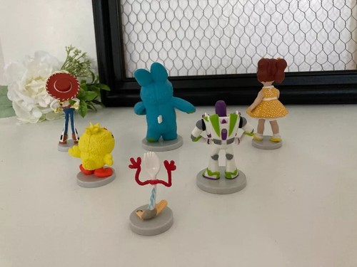 23⚜ Lot de 6 Figurines Toy Story Buzz l'éclair, Jessie Disney Pixar Hauteur 9 Cm - Imagen 4 de 4