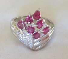 Anillo de diamantes rubí natural con racimo de platino macizo - 8,17 gms, talla 6,75, 1,37 ctw