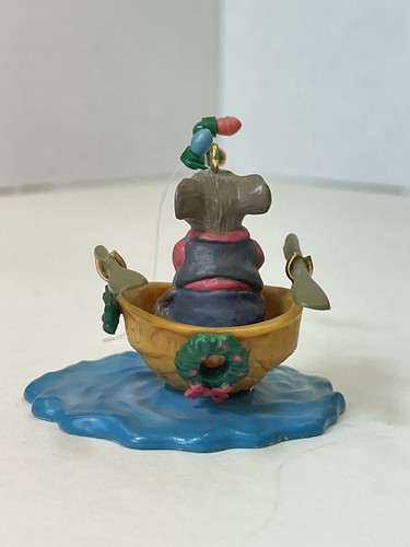 VTG Enesco Treasury Ornament Reeling In The Holidays "Nutshell" 1988 Fishing - Picture 6 of 15