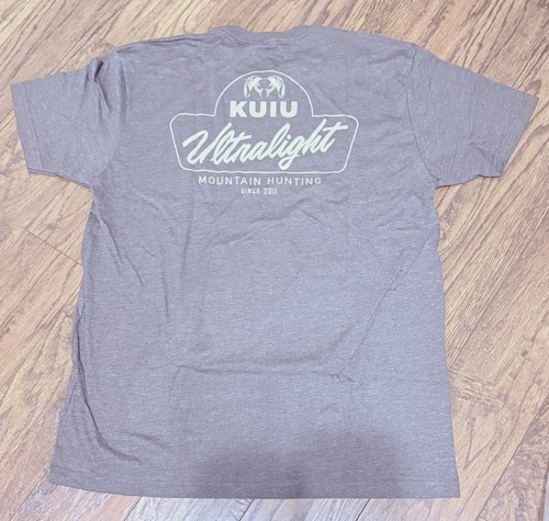KUIU ULTRALIGHT BADGE SS T-SHIRT | ESPRESSO MENS LARGE 14326-ES-L