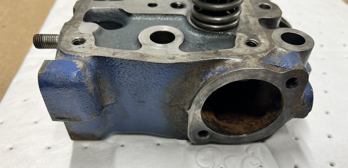カカシ Mitsubishi KE70 Two Cylinder Diesel Head MT 372, Satoh S370