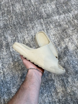 Size 9 - Yeezy Slides  Bone  [FZ5897]