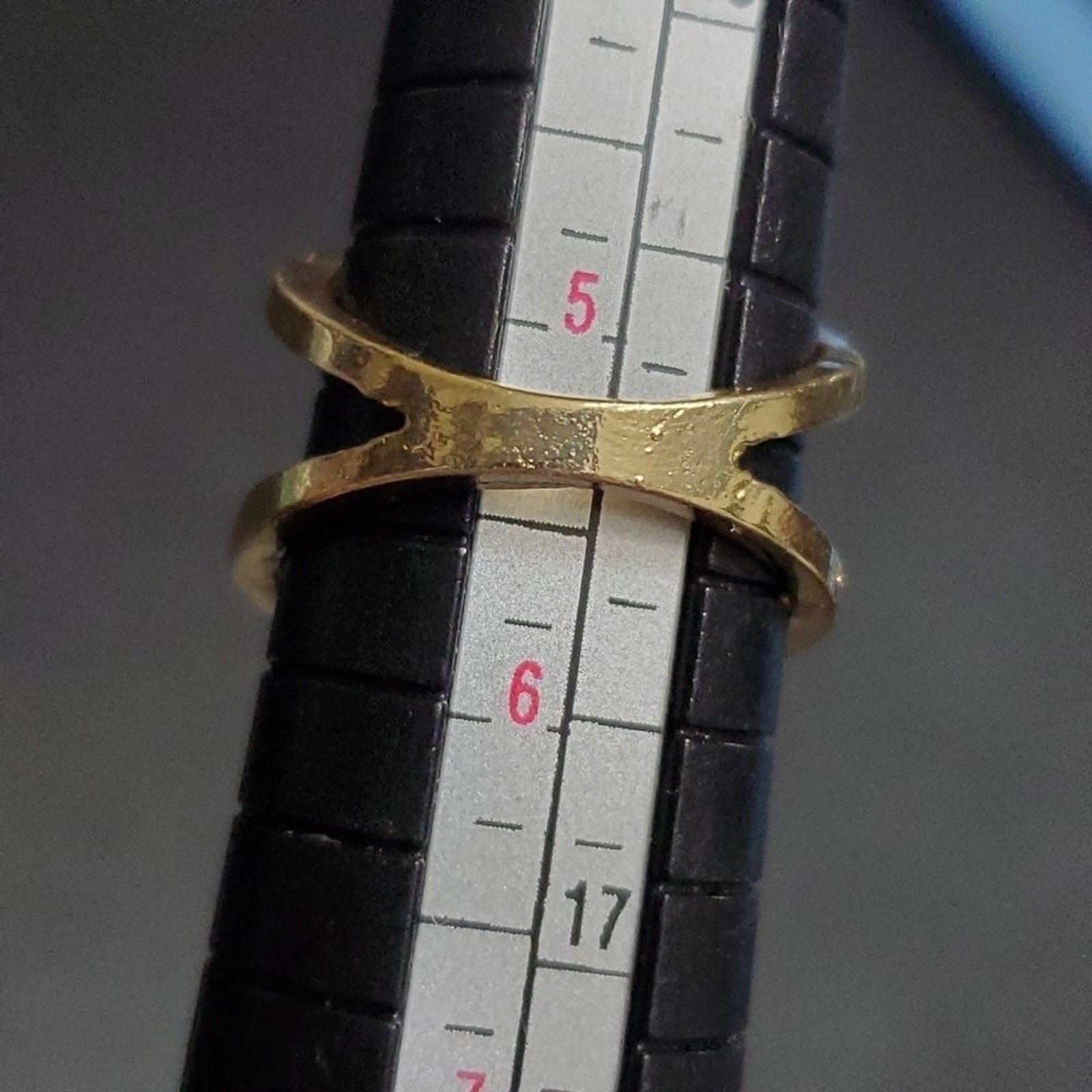 Gold tone adjustable rhinestone ring - image 7