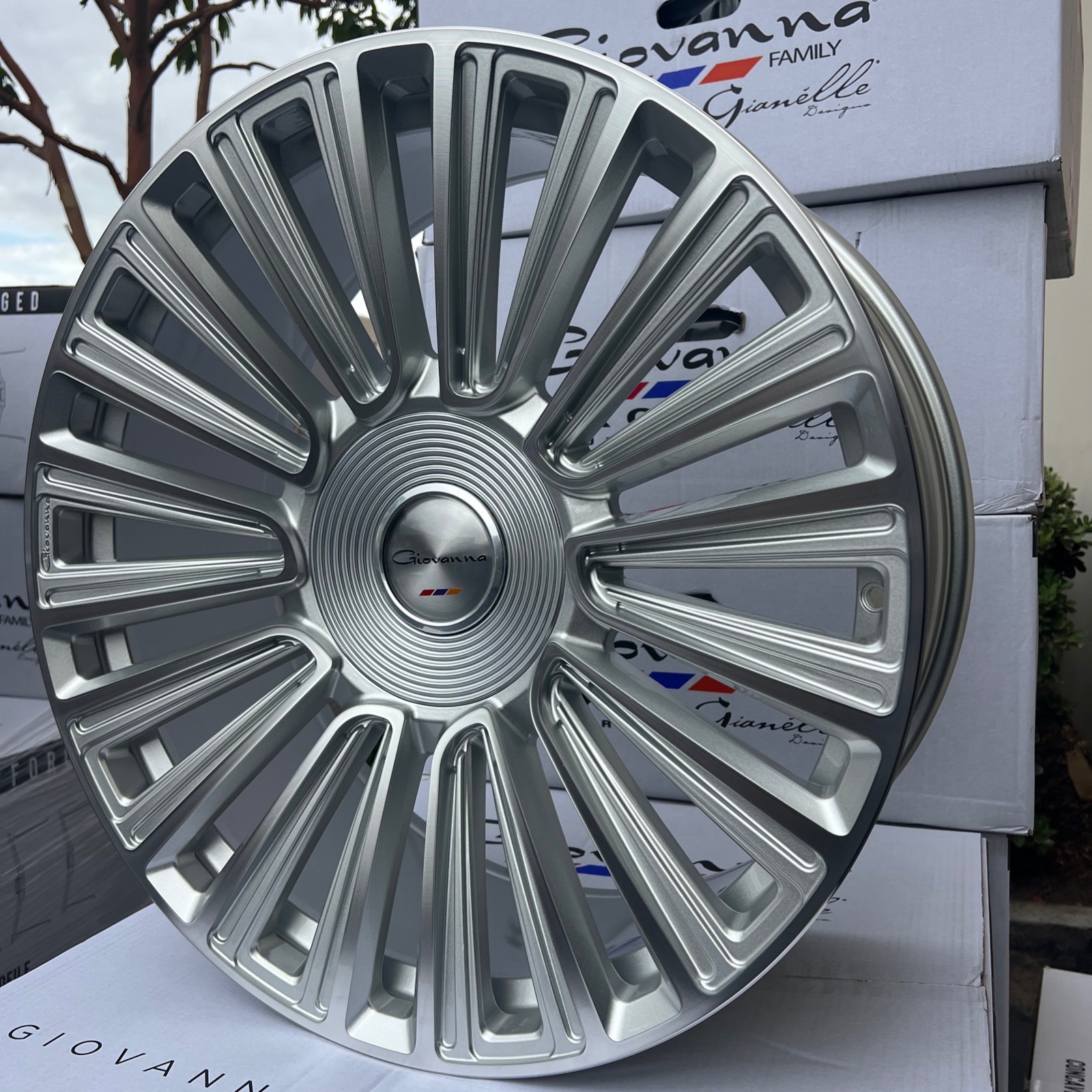 (4) 24X10 GIOVANNA TRENTO SILVER MACHINED RIM (5X120) RANGE ROVER ROLLS ROYCE X7