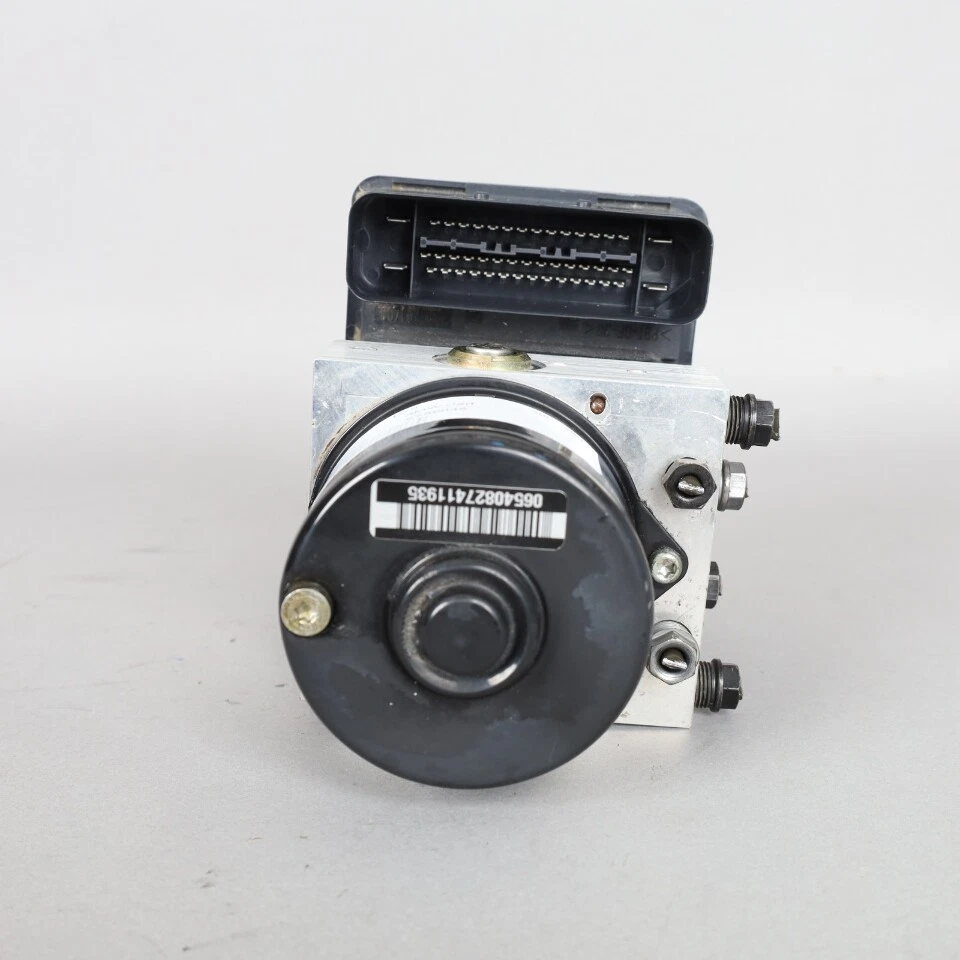 2002‑2006 BMW 330Ci 330i 325i DSC Hydraulic ABS Pump Unit 34516765453 OEM Used - Image 4 of 4
