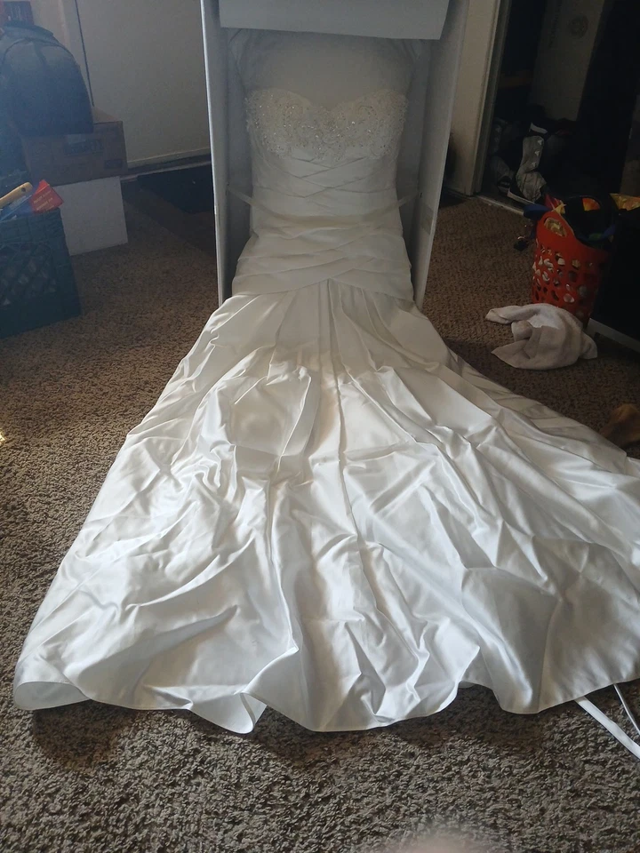 Vestido de novia David's talla 8 LIMPIO Y CONSERVADO Foto 3 de 4