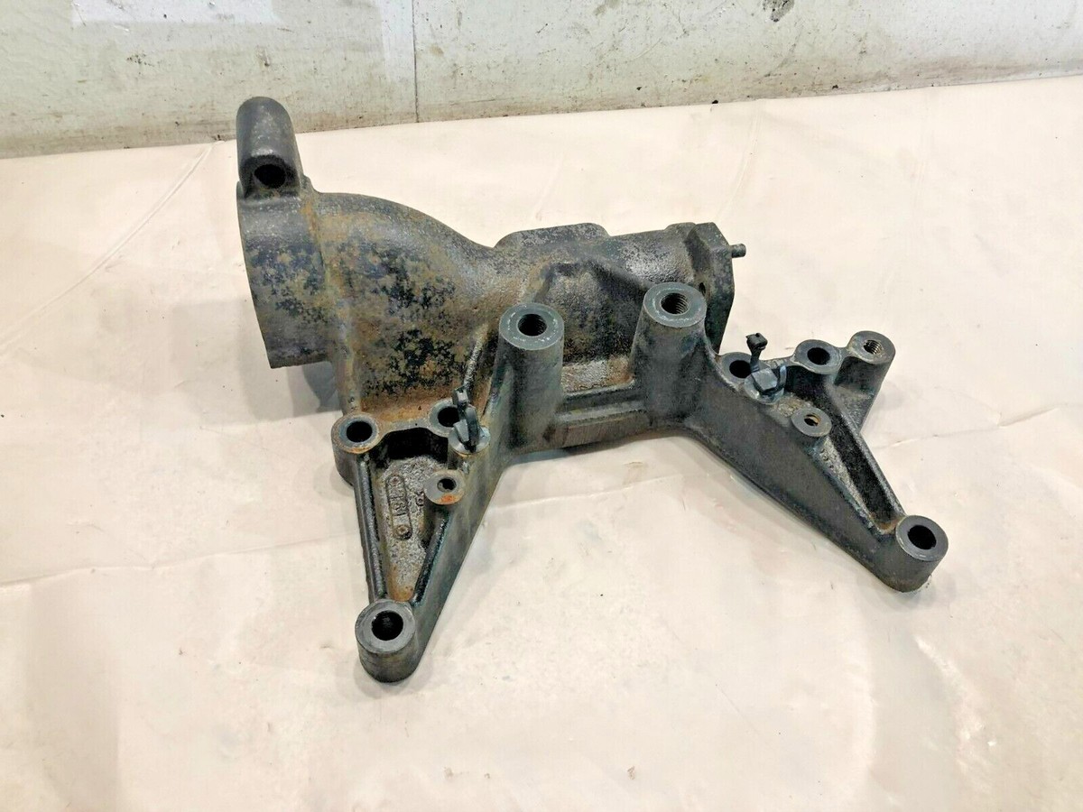Detroit DD15 Diesel Engine EGR Manifold Crossover Tube Bracket 
