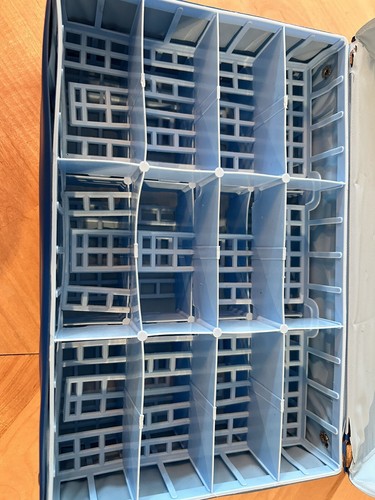 Vintage Matchbox Blue Carry Case 1976 (4 CARS INCLUDED) - Picture 7 of 11