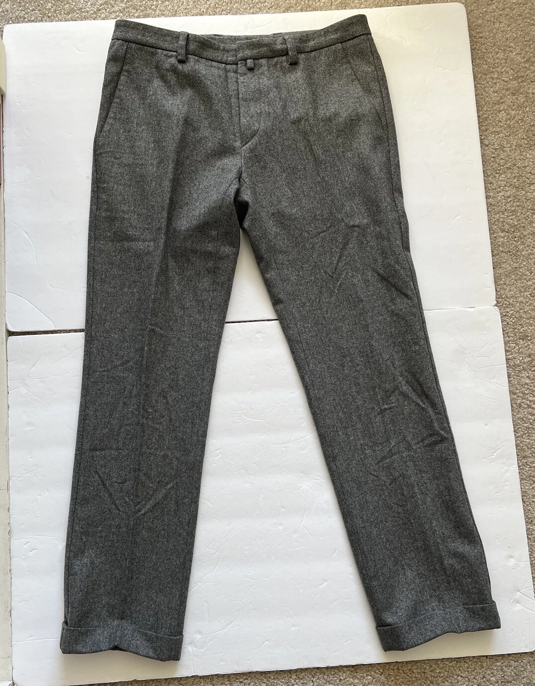 Pantalon habillé homme classique en laine grise Gucci avec poignets taille 44