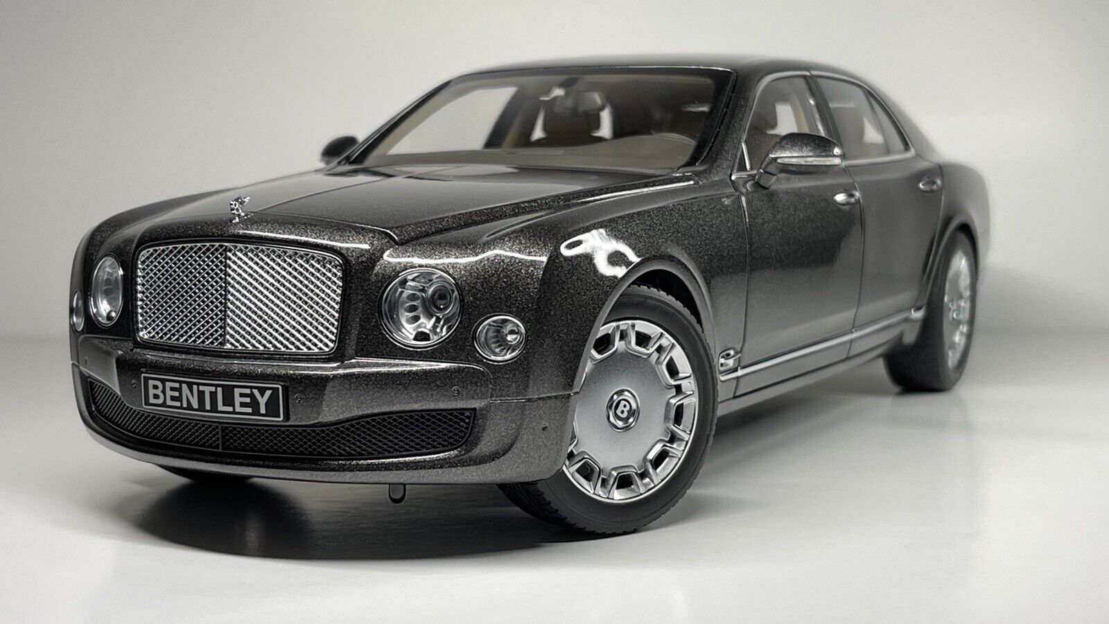 1/18 Minichamps Bentley Mulsanne Grey Metallic dealer box new in box rare - Picture 4 of 18