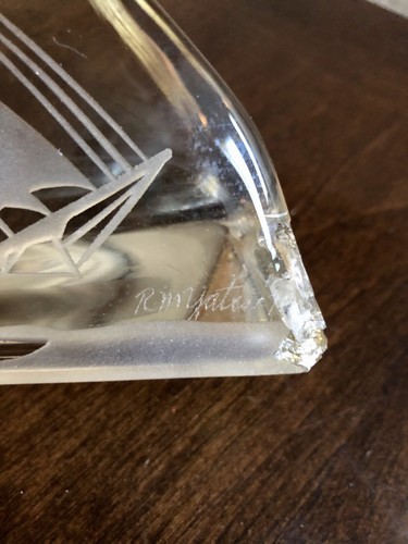 SHIP ETCHED/ENGRAVED GLASS BLOCK BY R. M. YATES 1974 6.5” Paper Weight - Picture 5 of 8