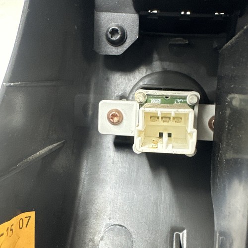 2005-12 NISSAN XTERRA AC/ CLIMATE CONTROL RADIO /VENTS BEZEL 68260 EA002 - Picture 15 of 18