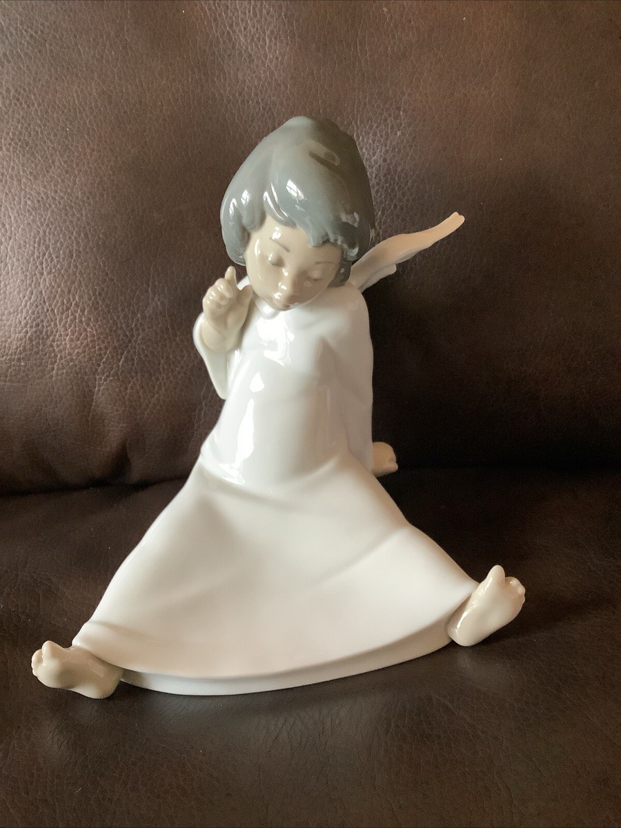 LLADORO ANGEL WONDERING 美品 Lladro Angel Wondering # 04962 In Pristine Condition with Original