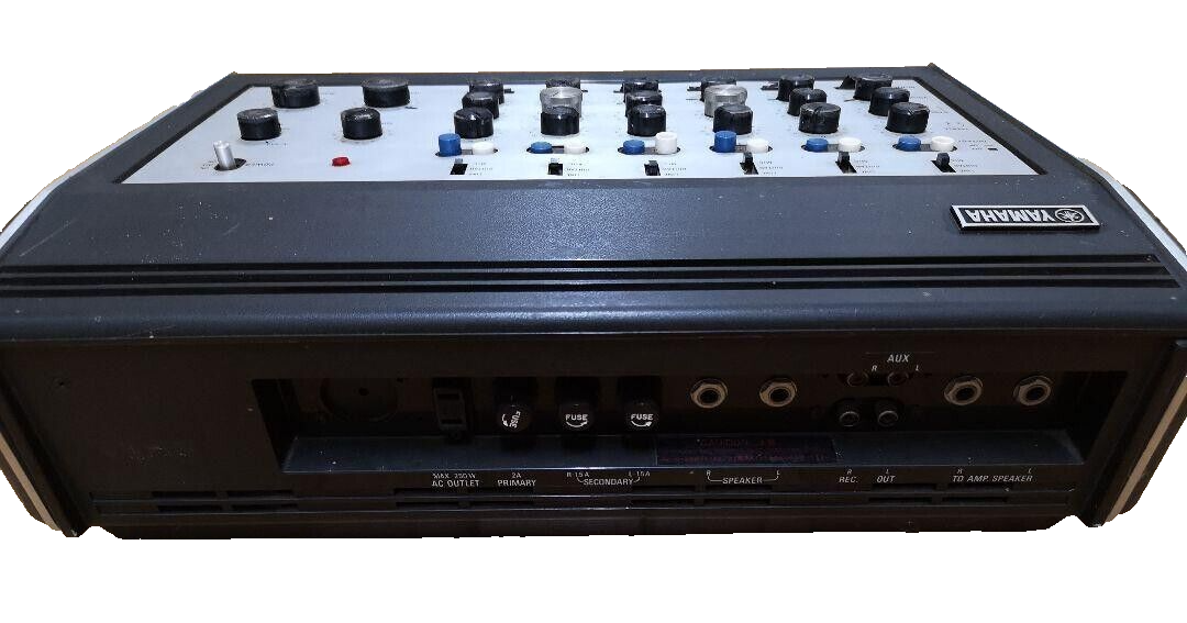 YAMAHA EM70 Rare item 70's mixer amplifier with a retro feel YAMAHA EM70 Rare item 70's mixer amplifier with a retro feel