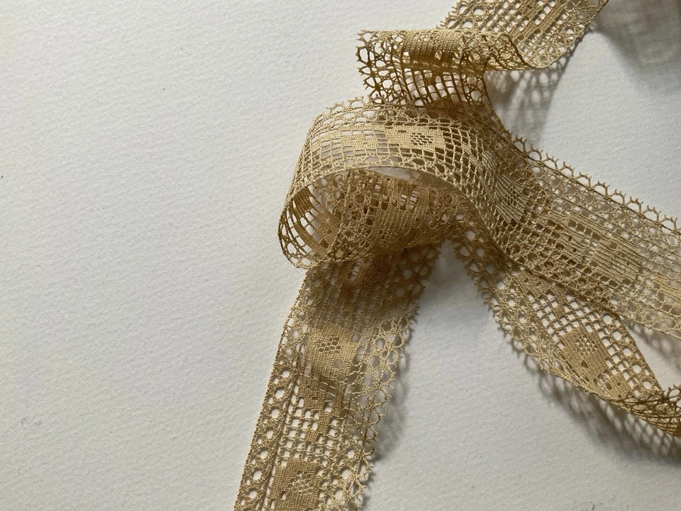 19 M de dentelle ancienne - Photo 2/4