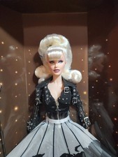 SAME DOLL NRFB Dolly Parton World On Fire Dolly Parton Integrity Toys IN HAND