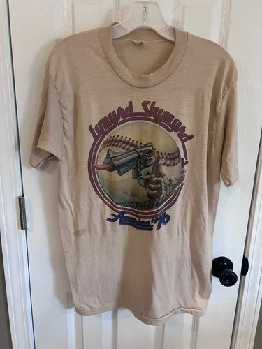 Vintage Lynyrd Skynyrd Concert Tour America 76 T-Shirt 1970s vintage concert t-shirt, vintage, single stitch, B+ condition