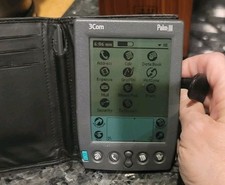 Palm III PDA Touch Screen with Keyboard & Data Cradle, Palm OS, 2MB RAM