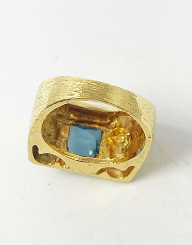 Vintage Gold Tone Princess Cut Blue Crystal Chunky Wide Band Ring Size 6.75 - Picture 6 of 9