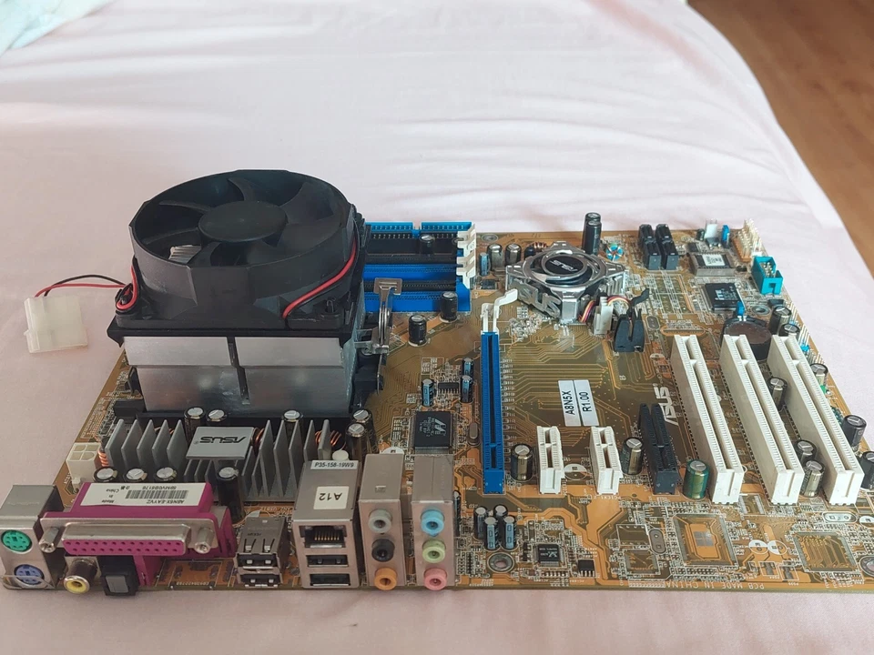 ASUS A8N5X AMD Socket 939 ATX Motherboard+CPU AMD Athlon 64 3000+ 1.8GHz+BP - Image 3 of 4