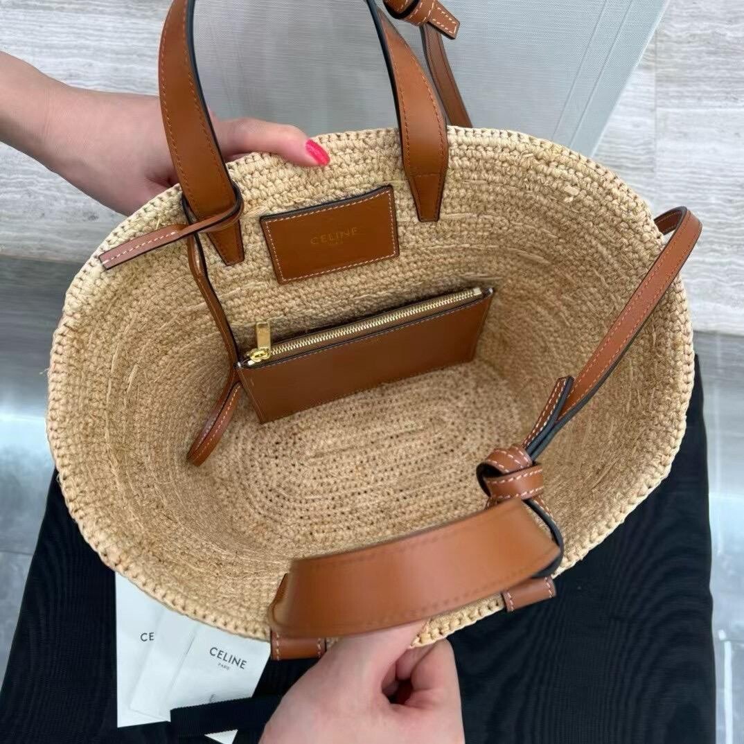 【関税&送料込】Celine Panier Bag In Raffia CELINE CLASSIC PANIER SMALL BRAIDED TRIOMPHE in RAFFIA and