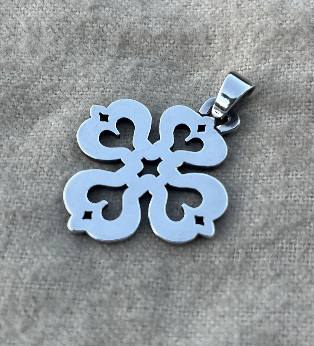 James avery store clover charm