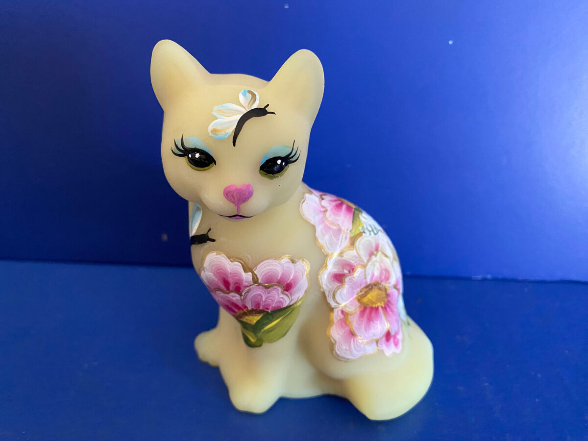 Fenton Cat By Ann Fenton ONE OF ONE Rare Floral 3 3/4 Fenton Cat By Ann Fenton ONE OF ONE Rare Floral 3 3/4